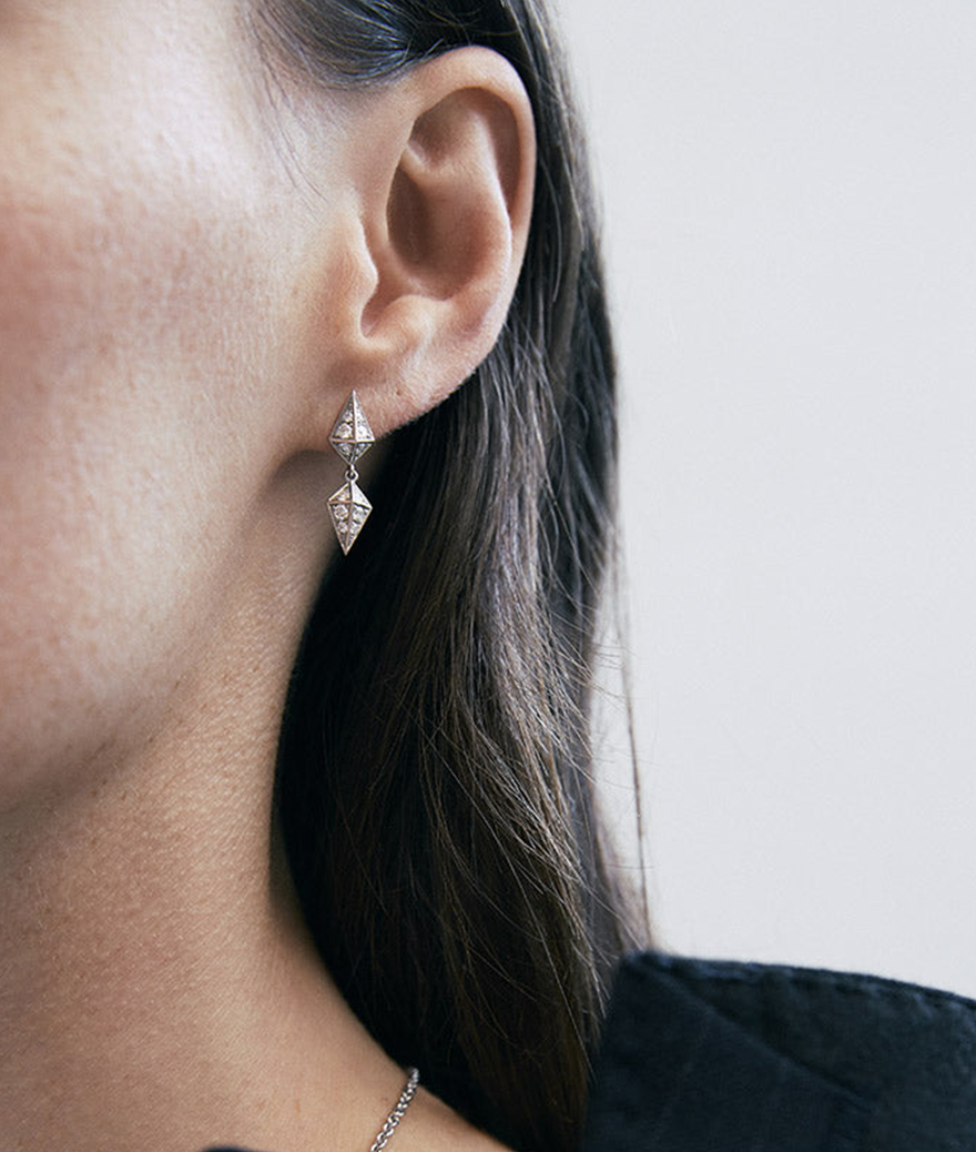 Boucles D'oreilles Pendantes En Or Blanc 18 Carats Avec Diamants - Style Gris Et Brillant - Occasion