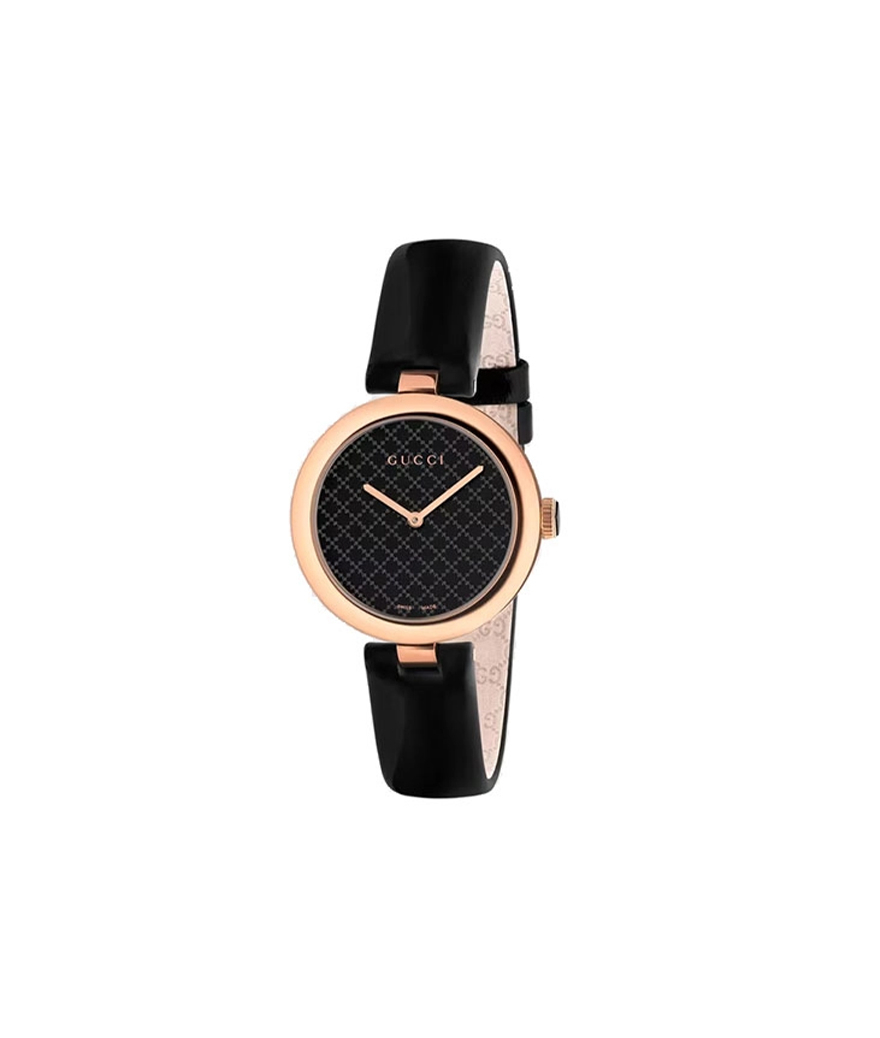 Montre Gucci Diamantissima 32mm quartz cuir noir cadran laqué noir et motifs diamantés bracelet PVD rose et noir